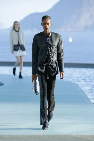 Look 30